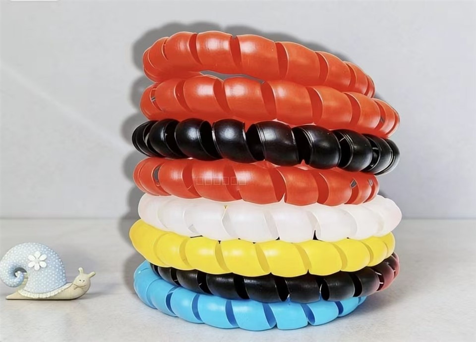 Colored Spiral Winding Tube, Plastic Spiral Sheath factory